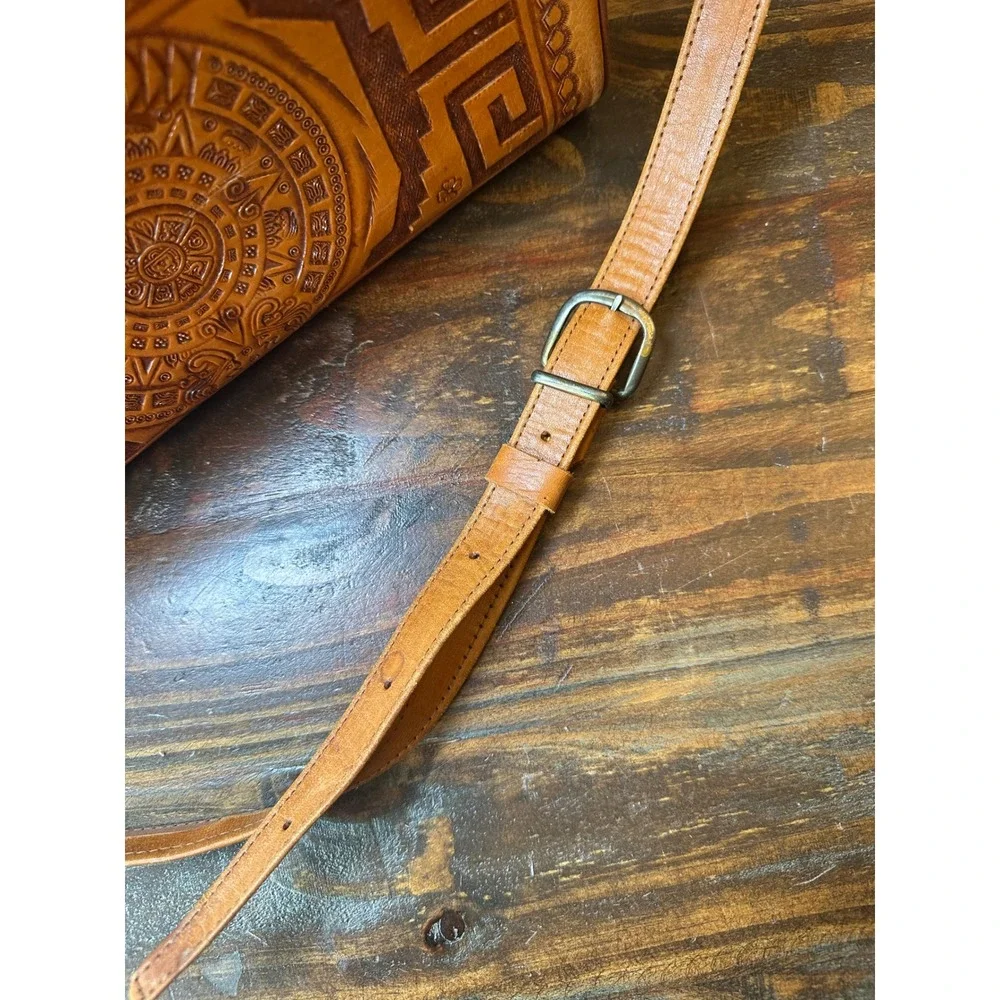 Vintage Hand Tooled Mexican Leather Crossbody Bag Aztec Calendar Mayan Pyramid - Picture 15 of 17